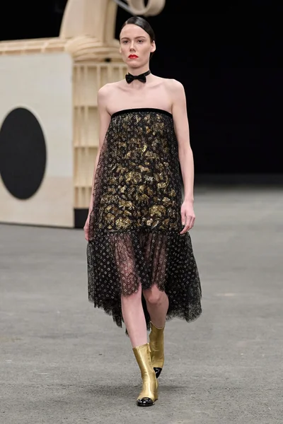 Look 32